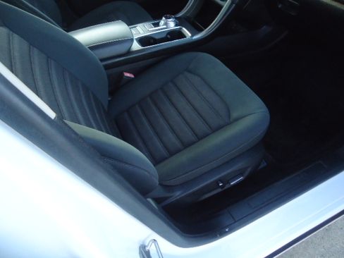 Used 2018 Ford Fusion SE image 6