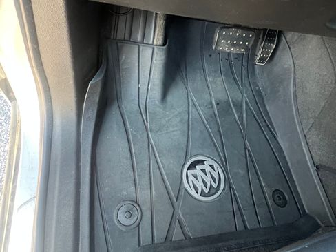 Used 2019 Buick Enclave Essence FWD image 14