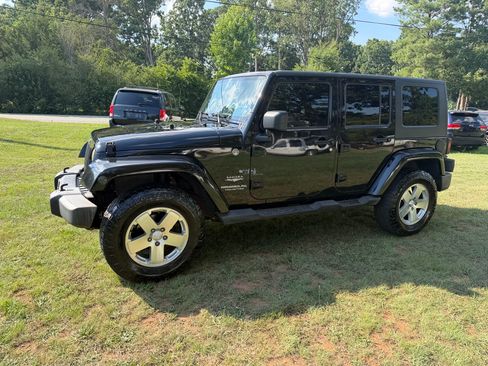 Used 2009 Jeep Wrangler 4WD Unlimited Sahara image 4