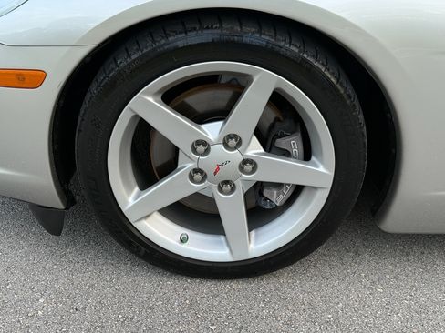 Used 2005 Chevrolet Corvette Coupe RWD image 81
