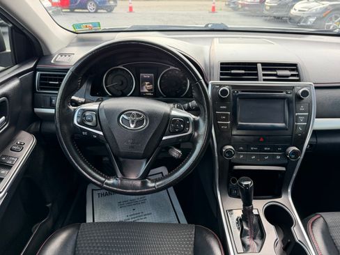 Used 2015 Toyota Camry SE Sedan FWD image 14