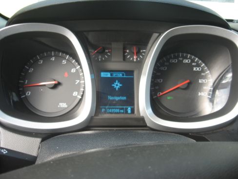 Used 2017 Chevrolet Equinox LT image 10