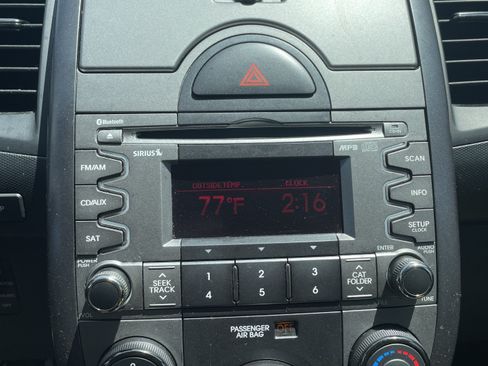 Used 2010 Kia Soul + FWD image 11