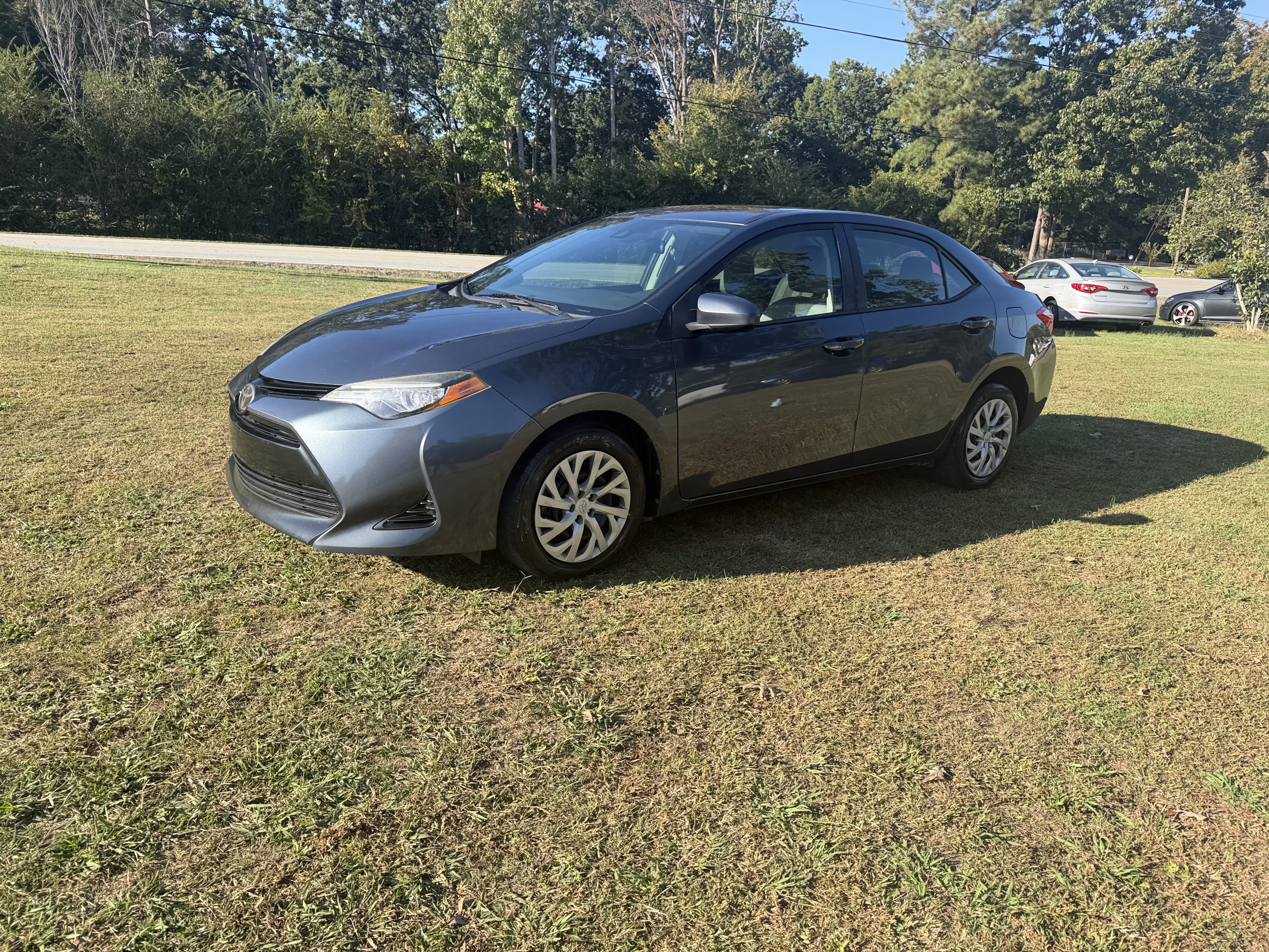 Used 2017 Toyota Corolla LE FWD image 6