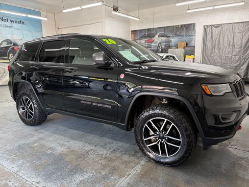 Used 2020 Jeep Grand Cherokee 4WD Trailhawk image 2