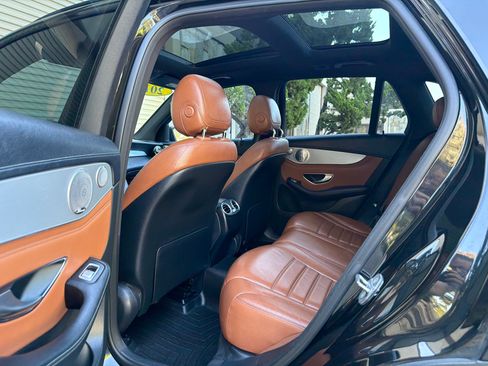 Used 2018 Mercedes-Benz GLC 43 AMG 4MATIC image 10