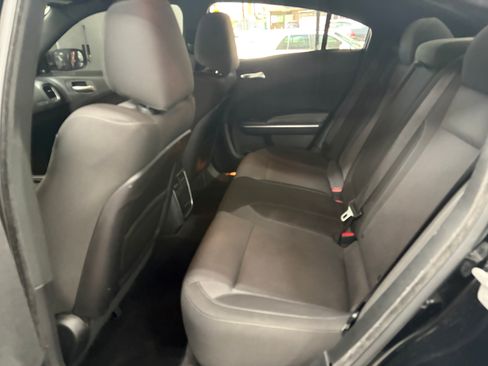 Used 2016 Dodge Charger SXT RWD image 12