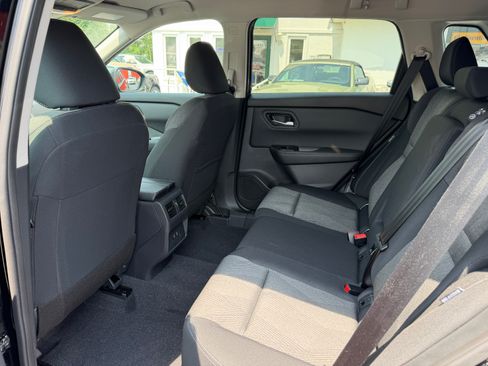 Used 2026 Nissan Rogue AWD SV image 13