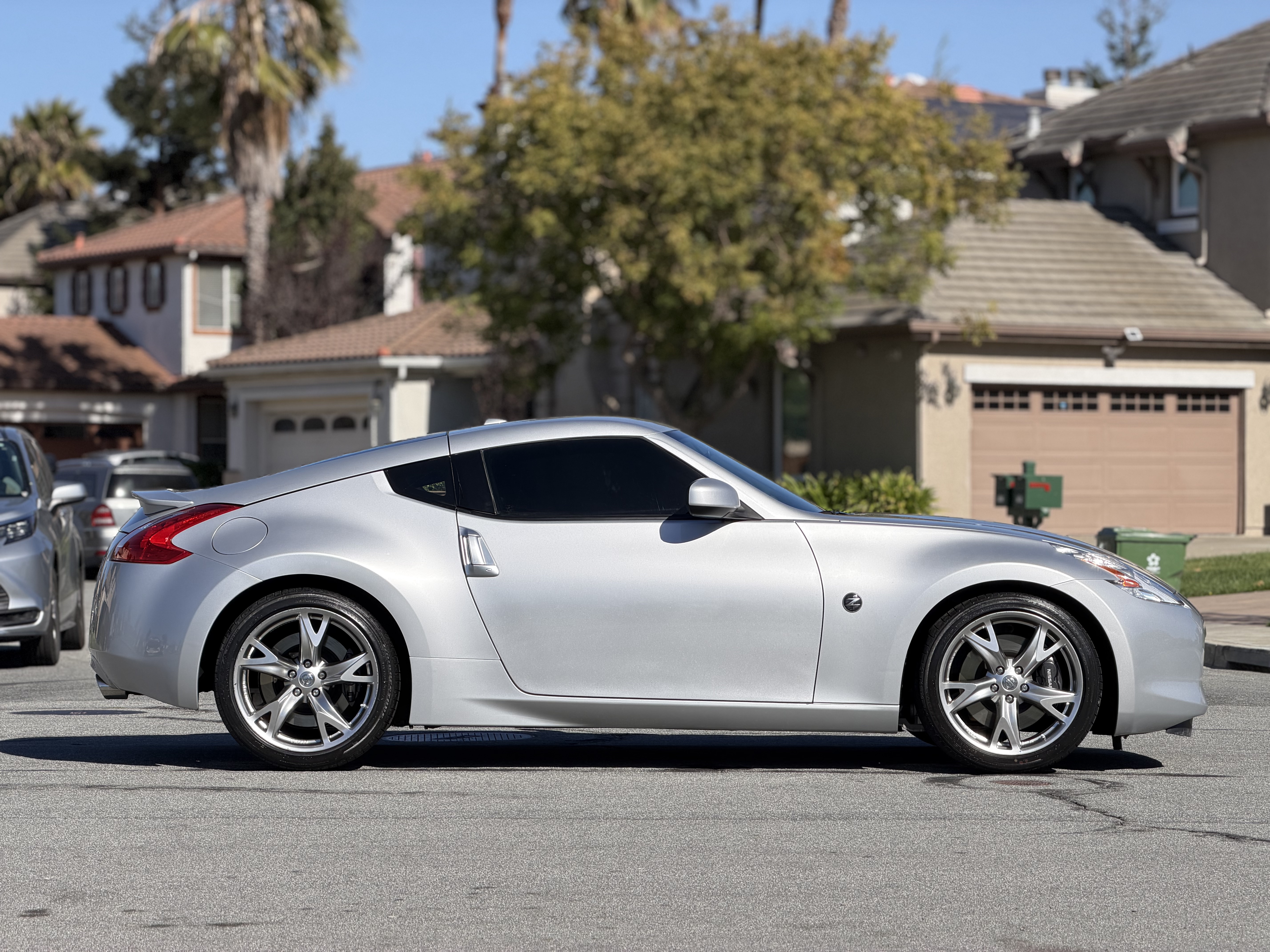 Used 2009 Nissan 370Z Coupe RWD image 6
