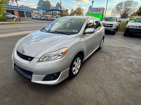 Used 2009 Toyota Matrix S image 1