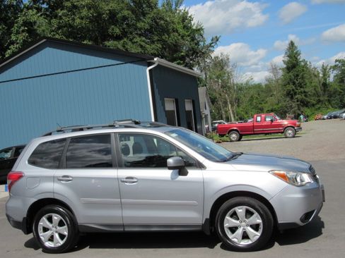 Used 2014 Subaru Forester 2.5i Premium AWD/4WD image 10