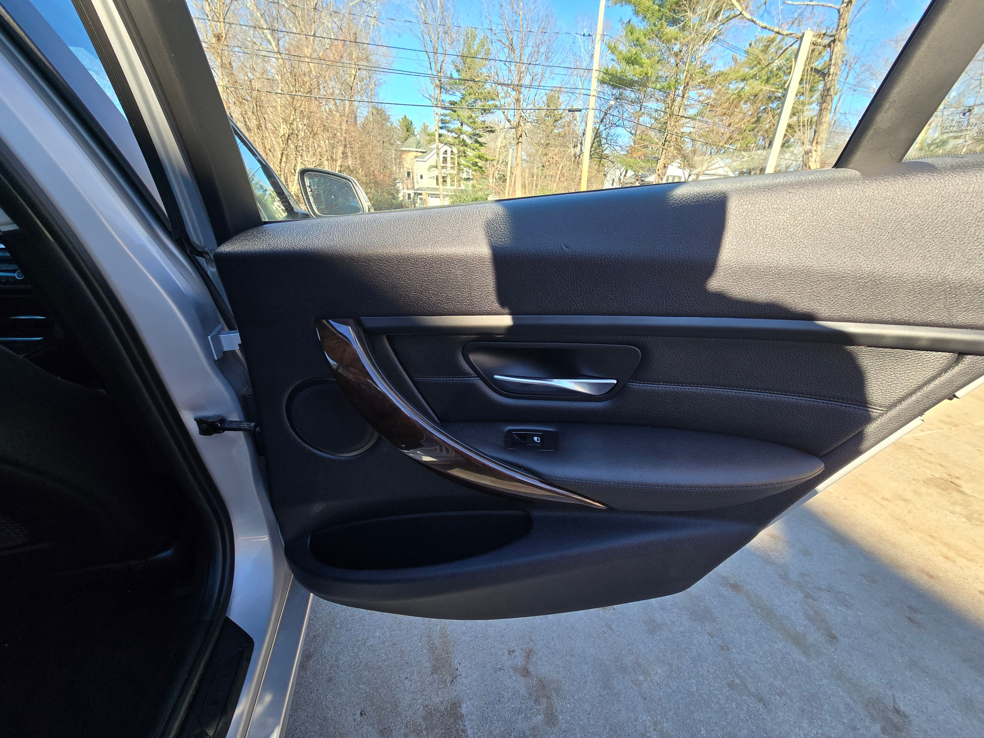 Used 2015 BMW 328d xDrive AWD/4WD image 10