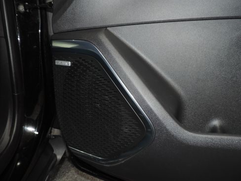 Used 2025 GMC Acadia Elevation image 24