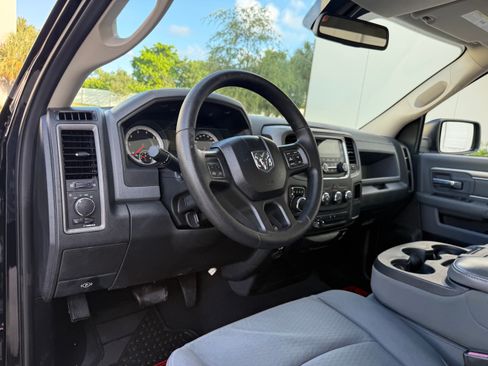 Used 2013 RAM 1500 ST RWD image 70