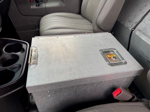 Used 2019 Chevrolet Express 3500 image 17