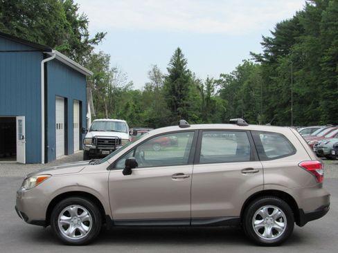 Used 2014 Subaru Forester 2.5i AWD/4WD image 4