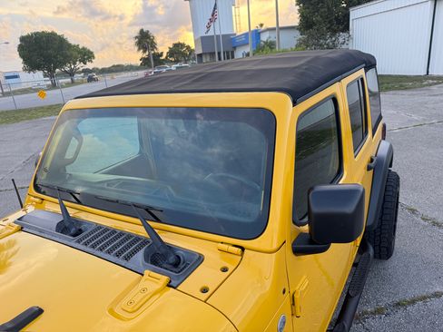 Used 2019 Jeep Wrangler 4WD Unlimited Sport image 36