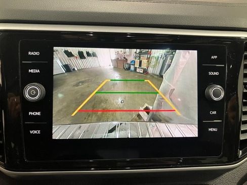 Used 2022 Volkswagen Atlas SE w/ Technology Package image 11