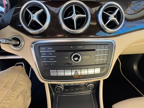 Used 2018 Mercedes-Benz CLA 250 image 16