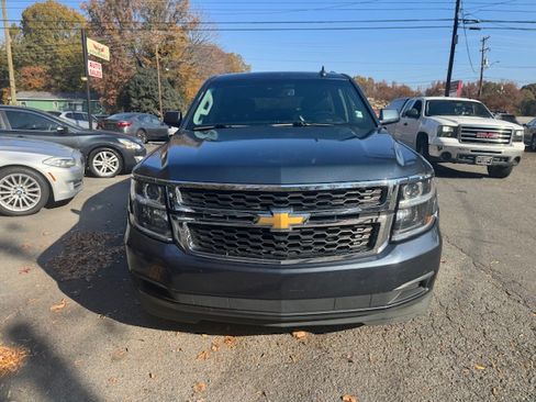 Used 2019 Chevrolet Suburban LT image 6
