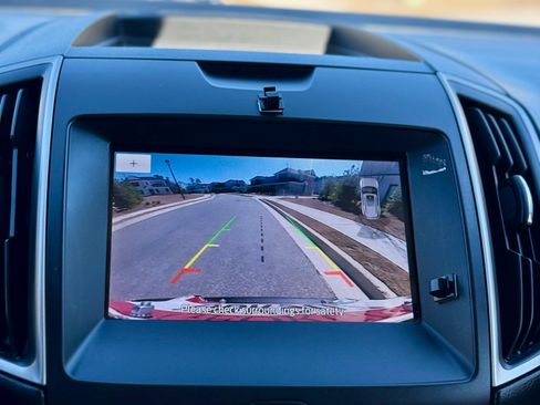 Used 2020 Ford Edge SEL image 6