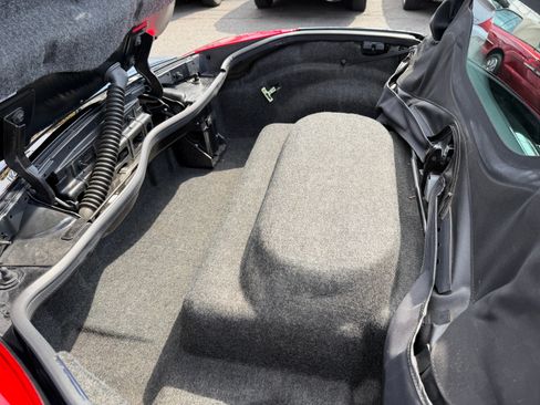 Used 2008 Pontiac Solstice GXP image 28