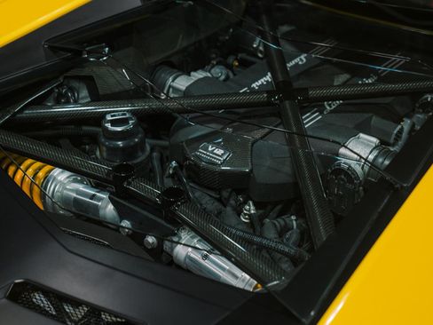 Used 2015 Lamborghini Aventador LP 700-4 image 4