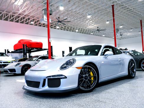 Used 2016 Porsche 911 GT3 image 3