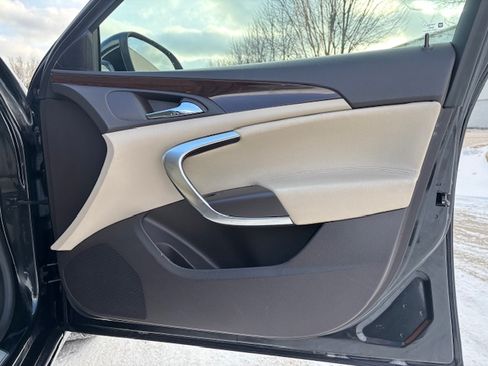 Used 2011 Buick Regal CXL image 15