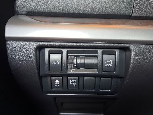 Used 2017 Subaru Outback 2.5i Limited image 15