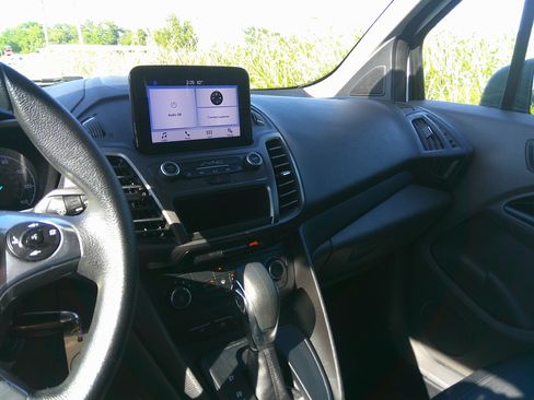 Used 2021 Ford Transit Connect XLT image 19