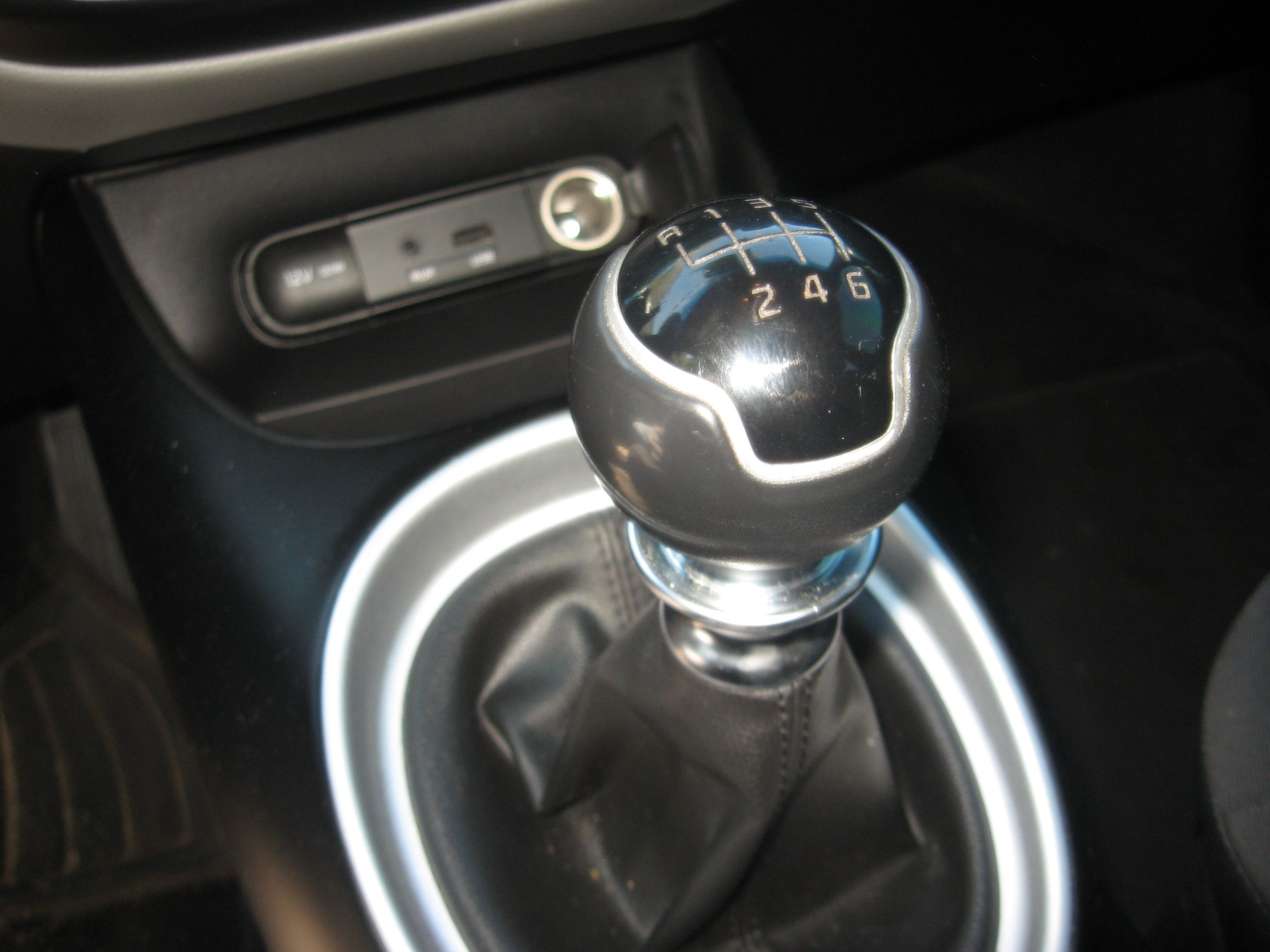Used 2014 Kia Soul S FWD image 12