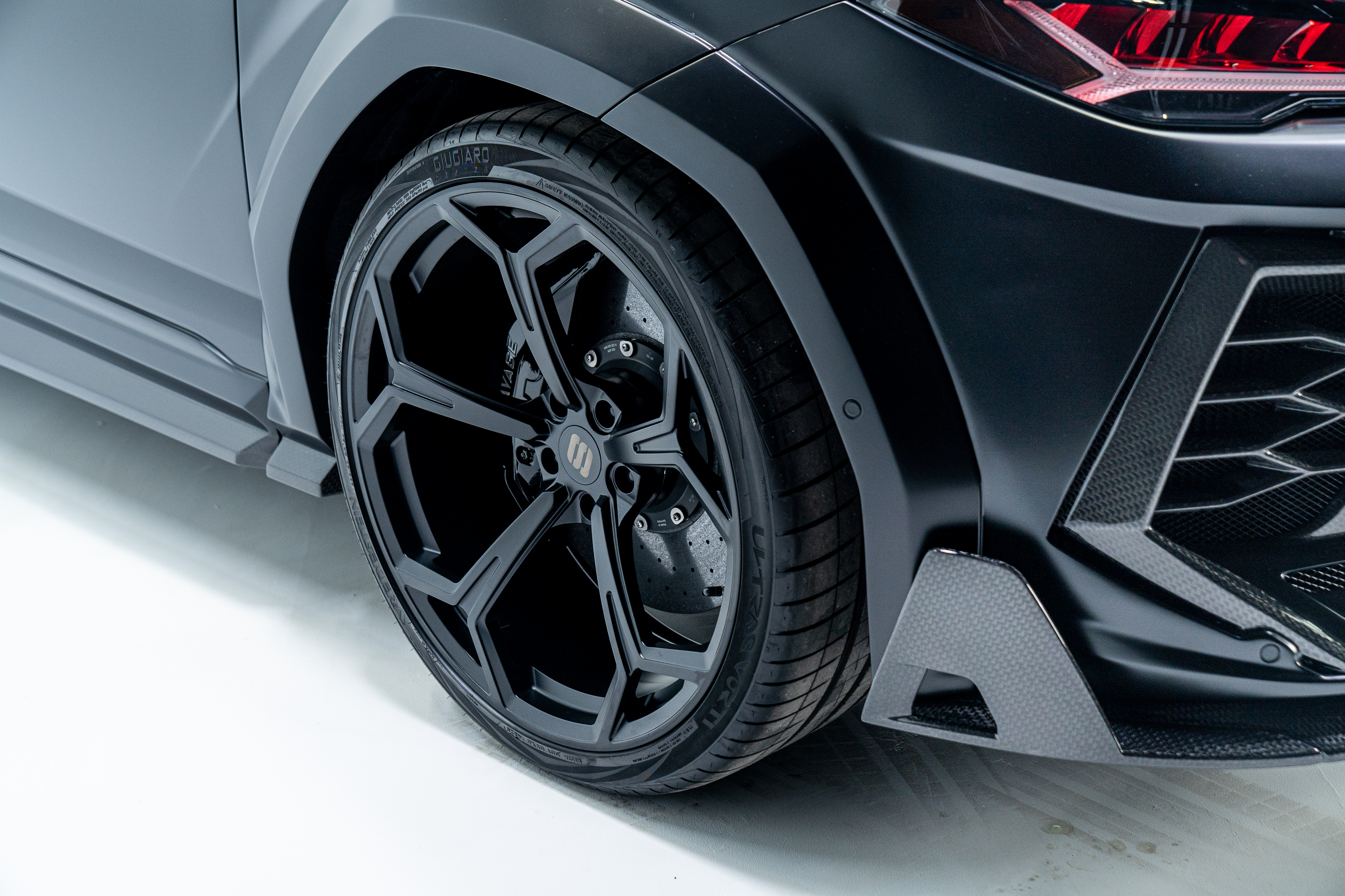 Used 2020 Lamborghini Urus AWD/4WD image 25