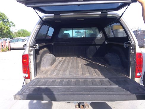 Used 2004 Dodge Ram 1500 Truck SLT image 13