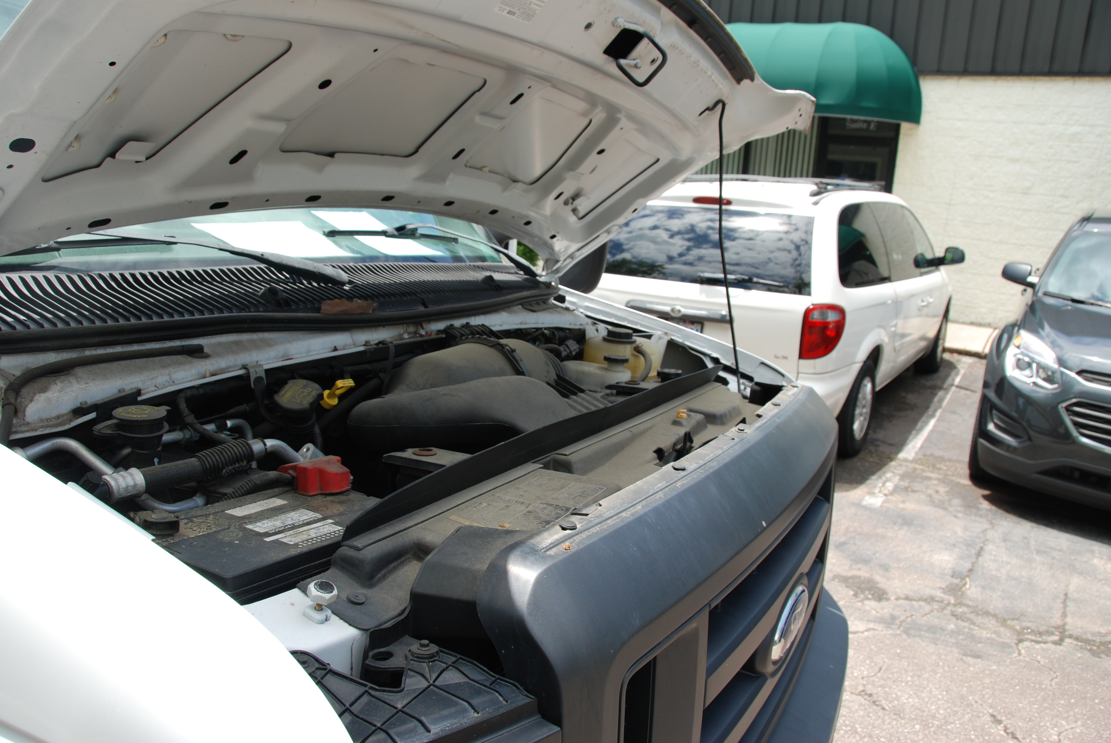 Used 2015 Ford E-350 and Econoline 350 Super Duty RWD image 26