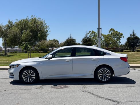 Used 2020 Honda Accord Hybrid image 2