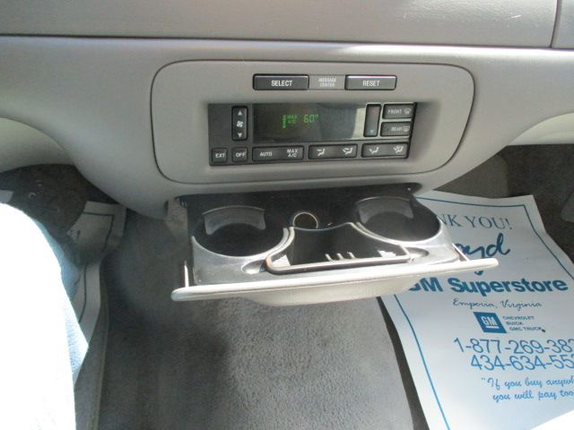 Used 2000 Lincoln Town Car Signature RWD image 32