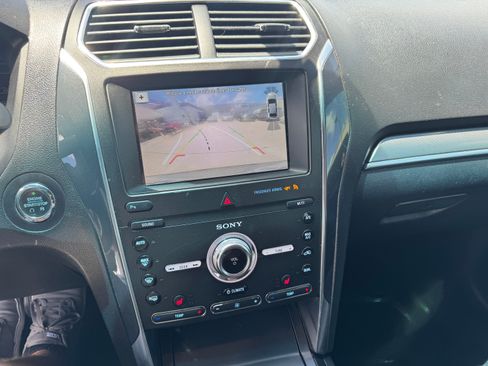 Used 2019 Ford Explorer 4WD Sport image 11