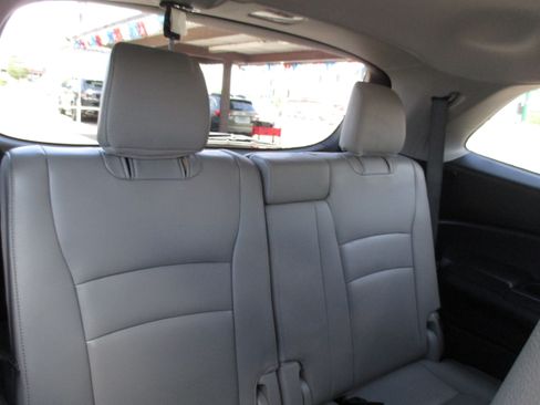 Used 2018 Honda Pilot EX-L w/ Navigation image 15