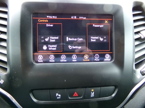 Used 2021 Jeep Cherokee 4WD Latitude Lux image 17