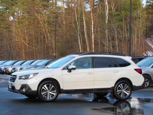 Used 2019 Subaru Outback 2.5i Limited image 3