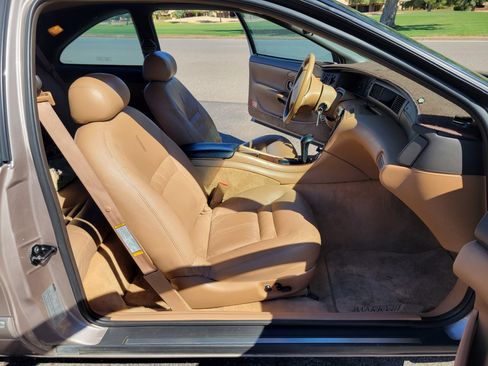 Used 1995 Lincoln Mark VIII image 18