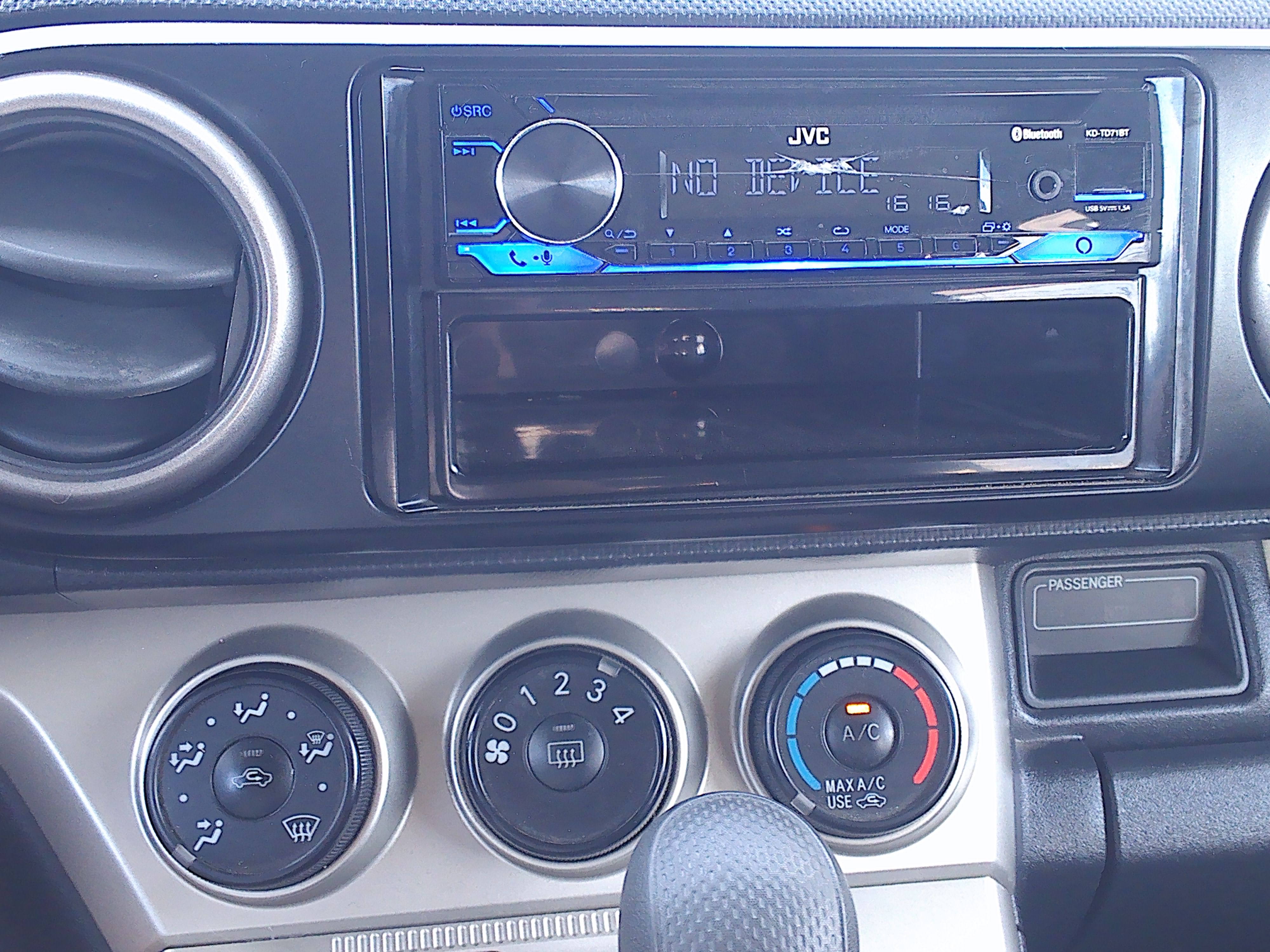 Used 2008 Scion xB FWD image 15