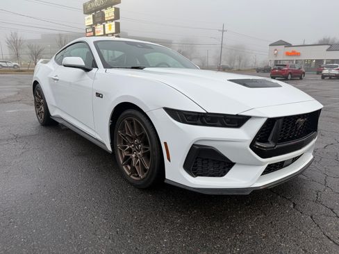 Used 2024 Ford Mustang GT Premium image 1