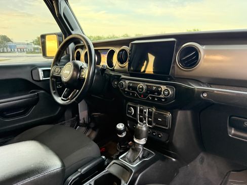 Used 2021 Jeep Gladiator Sport AWD/4WD image 70