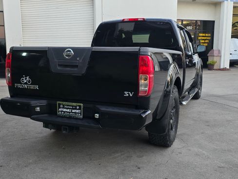 Used 2012 Nissan Frontier SV image 7