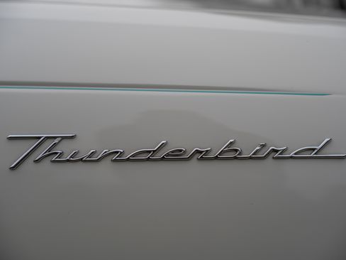 Used 2003 Ford Thunderbird image 38
