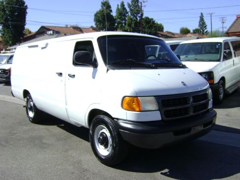 Used 2001 Dodge B3500 image 3