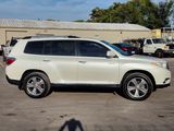 Used 2013 Toyota Highlander Limited image 4