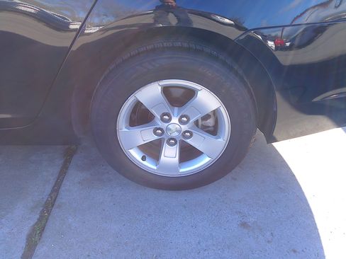 Used 2016 Chevrolet Malibu LT image 32